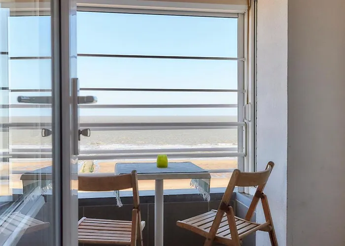 Lecomte - The Shoreline Pearl 97 Apartment *